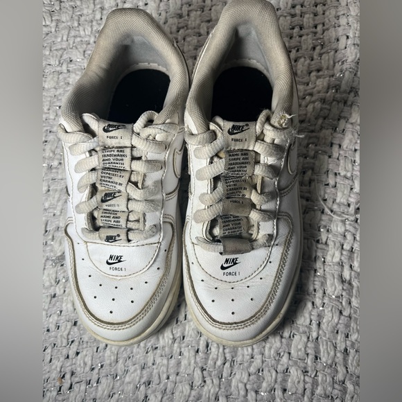 Nike Air Force 1 LV8 3 Youth size 13c white multiple logos shoes CJ4113-100 AF1 - Picture 5 of 6